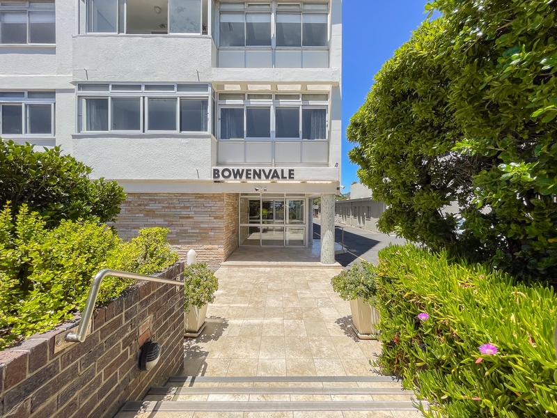 2 Bedroom Property for Sale in Mouille Point Western Cape